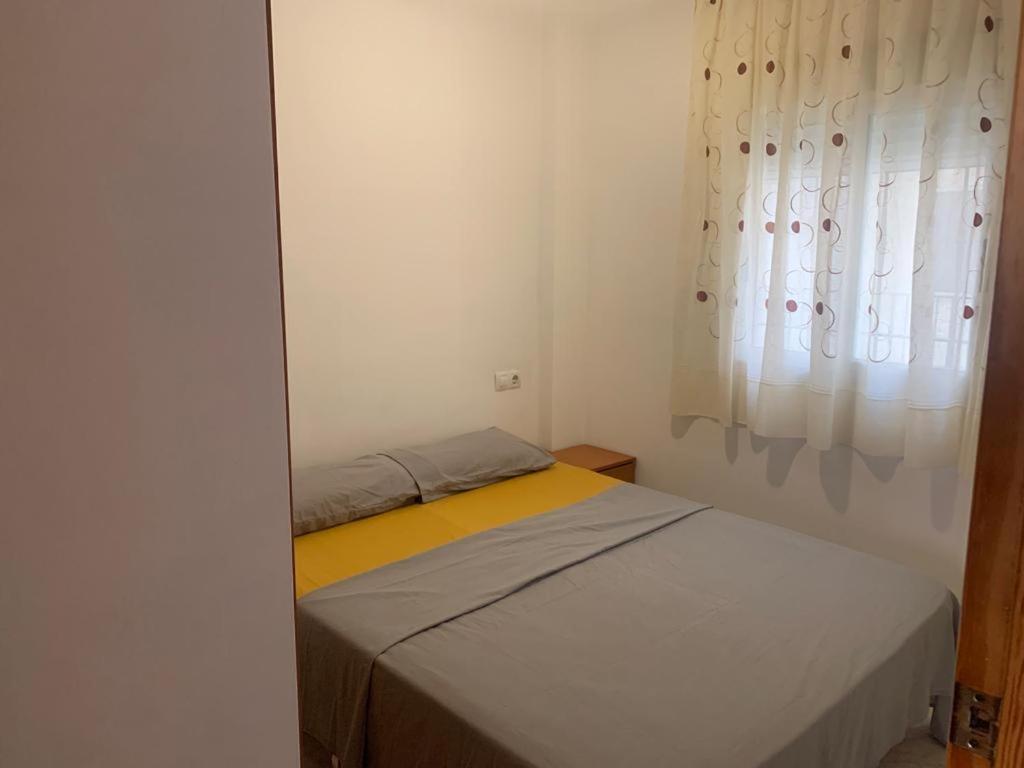 Alquilo Hermoso Apartamento En La Paradisiaca Oropesa Del Mar, 2Habitaciones, 1 Bano, Cocina, Salon, Aire Acondicionado Y Balcon A 400 Metros De La Playa Morro De Gos, Muy Cerca De Supermercados, Comercios Y Bares Εξωτερικό φωτογραφία